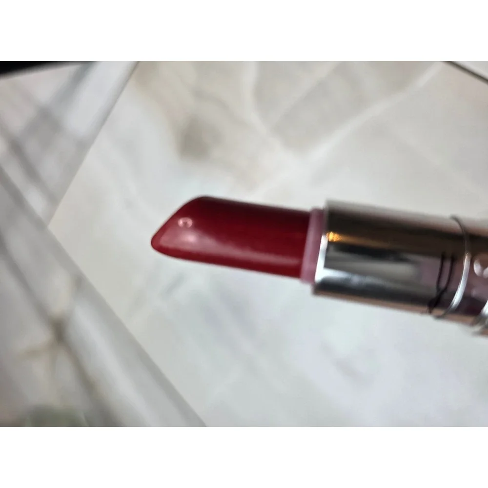 MAC Lustreglass Lipstick 545 Glossed‎ and Found Sheer Shine Red Shimmer W1